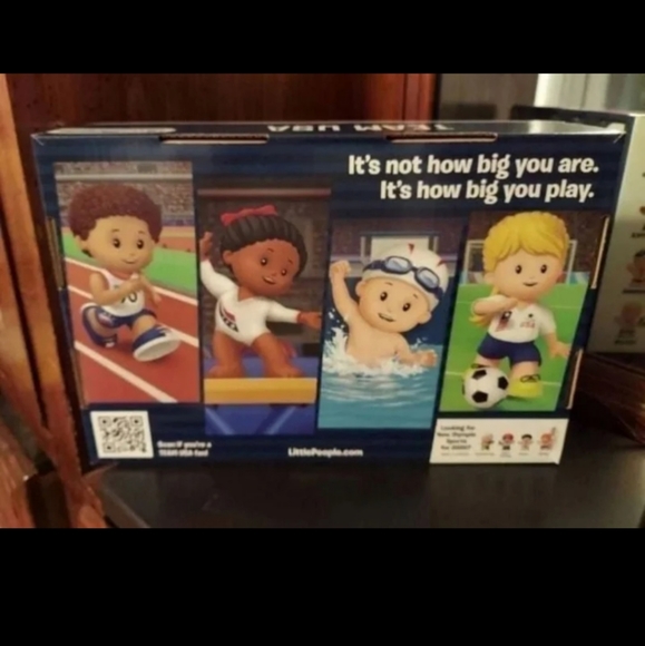 Little People® by Fisher Price TEAM USA OLYMPICS 2020 - Collectors Find BNWT - Picture 8 of 9